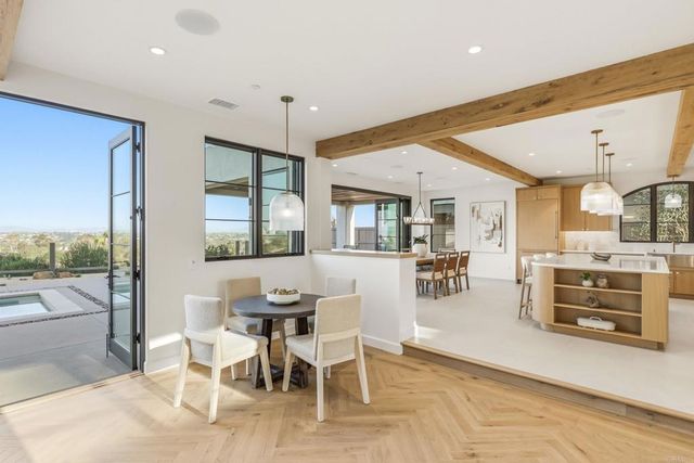 8341 La Jolla Scenic Drive N, La Jolla, CA 92037