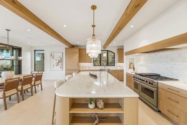 8341 La Jolla Scenic Drive N, La Jolla, CA 92037