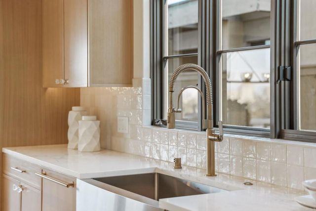 8341 La Jolla Scenic Drive N, La Jolla, CA 92037