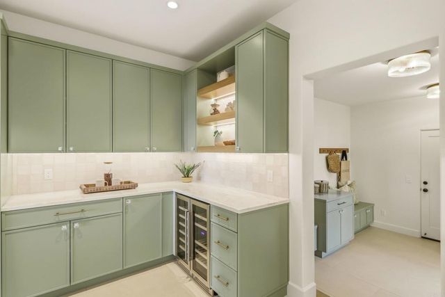 8341 La Jolla Scenic Drive N, La Jolla, CA 92037