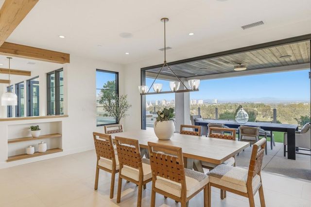 8341 La Jolla Scenic Drive N, La Jolla, CA 92037