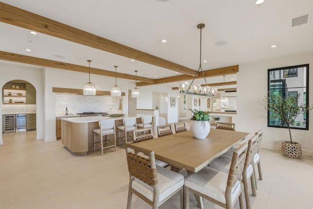 8341 La Jolla Scenic Drive N, La Jolla, CA 92037