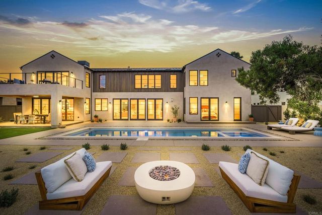 8341 La Jolla Scenic Drive N, La Jolla, CA 92037