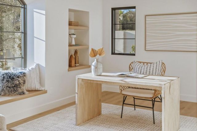 8341 La Jolla Scenic Drive N, La Jolla, CA 92037