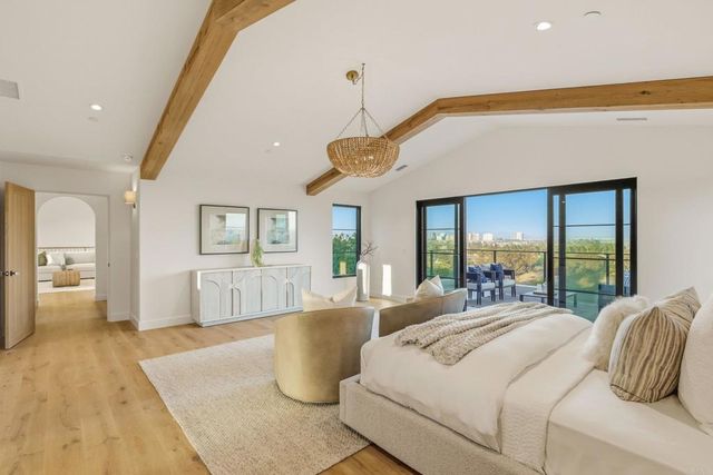 8341 La Jolla Scenic Drive N, La Jolla, CA 92037