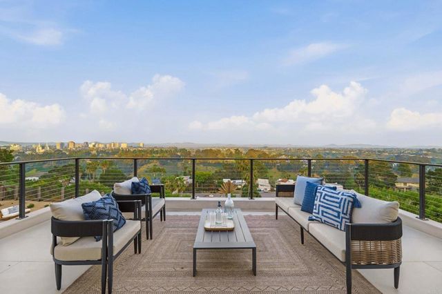 8341 La Jolla Scenic Drive N, La Jolla, CA 92037