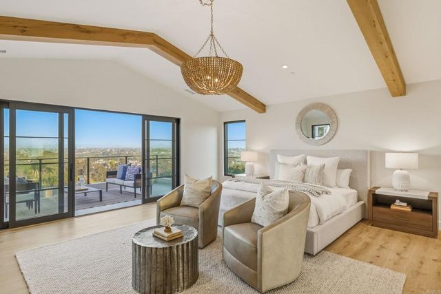 8341 La Jolla Scenic Drive N, La Jolla, CA 92037