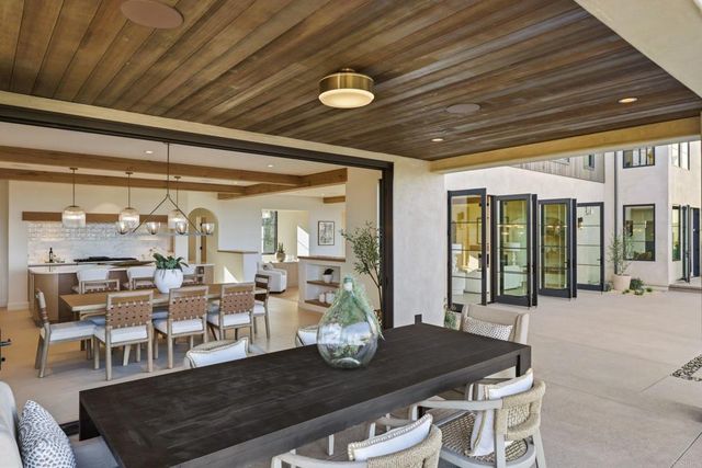 8341 La Jolla Scenic Drive N, La Jolla, CA 92037