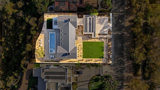 8341 La Jolla Scenic Drive N, La Jolla, CA 92037