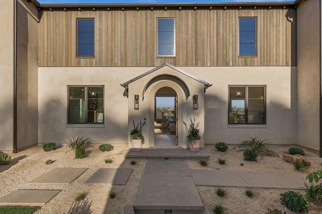 8341 La Jolla Scenic Drive N, La Jolla, CA 92037