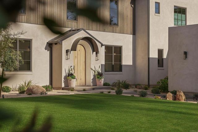 8341 La Jolla Scenic Drive N, La Jolla, CA 92037