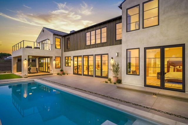 8341 La Jolla Scenic Drive N, La Jolla, CA 92037