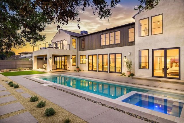 8341 La Jolla Scenic Drive N, La Jolla, CA 92037