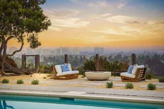 8341 La Jolla Scenic Drive N, La Jolla, CA 92037