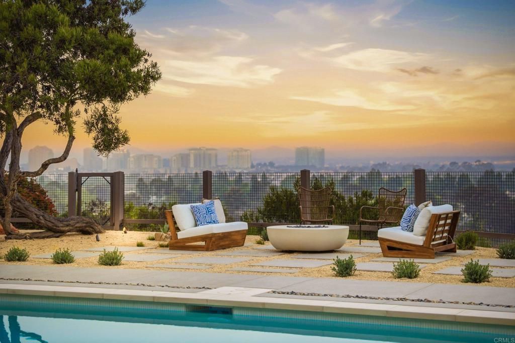 8341 La Jolla Scenic Drive N, La Jolla, CA 92037