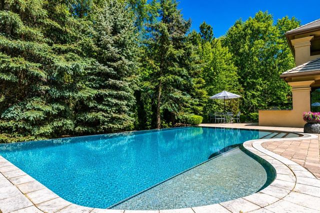 1020 W Shearwater Lane, Eagle, ID 83616