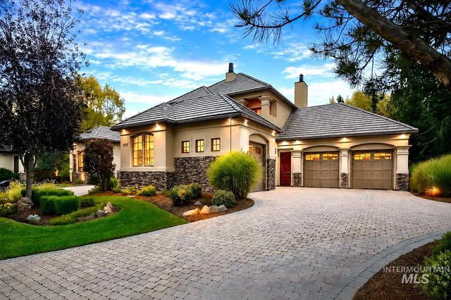 1020 W Shearwater Lane, Eagle, ID 83616