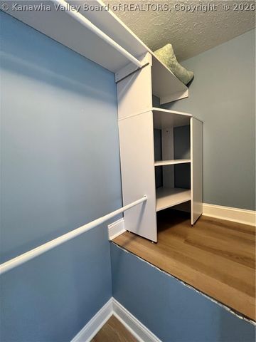 5 Downing Street, Charleston, WV 25301