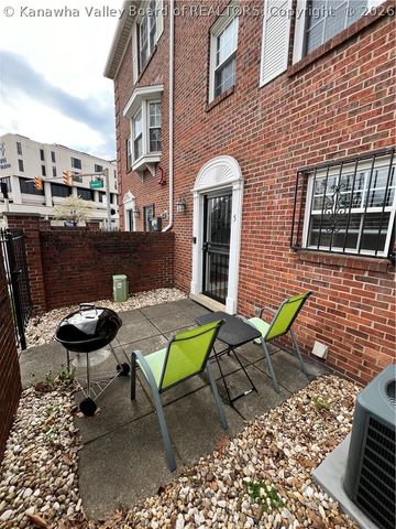 5 Downing Street, Charleston, WV 25301