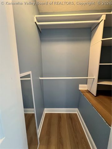 5 Downing Street, Charleston, WV 25301