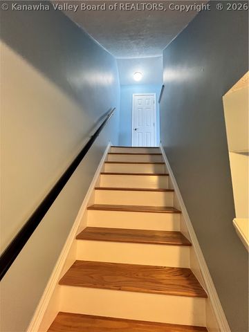 5 Downing Street, Charleston, WV 25301