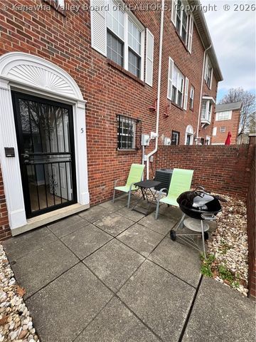 5 Downing Street, Charleston, WV 25301