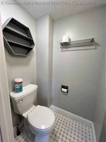 5 Downing Street, Charleston, WV 25301