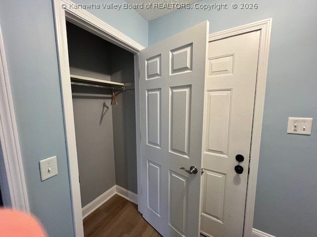 5 Downing Street, Charleston, WV 25301