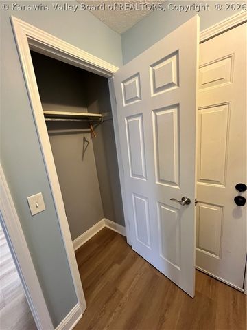 5 Downing Street, Charleston, WV 25301