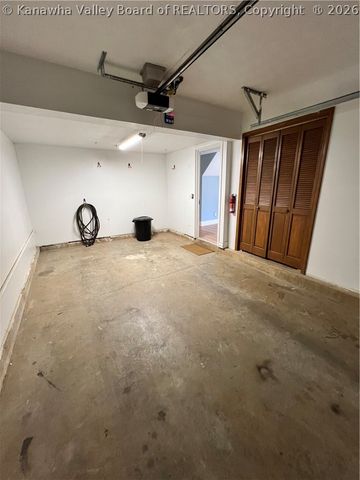 5 Downing Street, Charleston, WV 25301