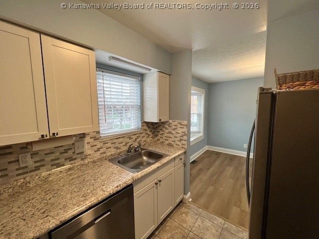 5 Downing Street, Charleston, WV 25301