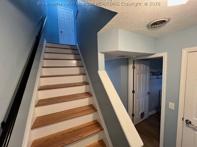 5 Downing Street, Charleston, WV 25301