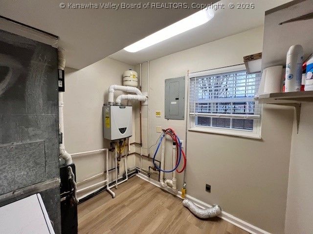 5 Downing Street, Charleston, WV 25301