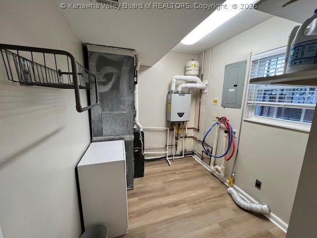 5 Downing Street, Charleston, WV 25301