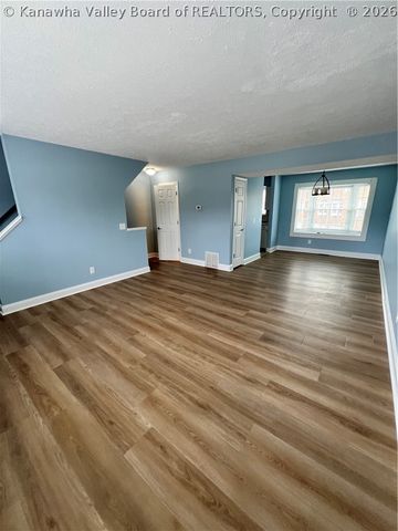 5 Downing Street, Charleston, WV 25301