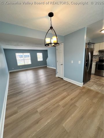 5 Downing Street, Charleston, WV 25301