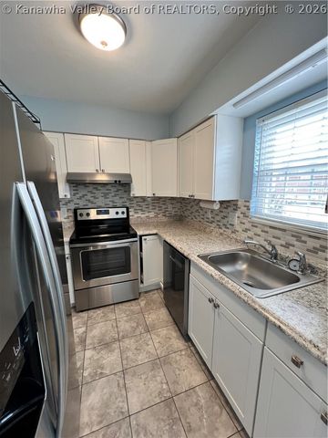 5 Downing Street, Charleston, WV 25301