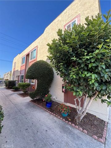 1610 W Civic Center, Santa Ana, CA 92703