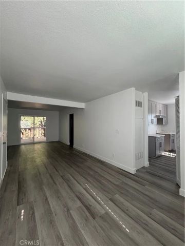 1610 W Civic Center, Santa Ana, CA 92703