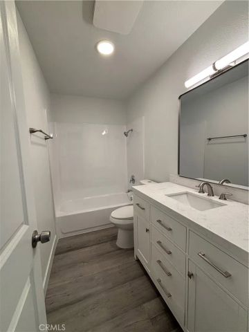 1610 W Civic Center, Santa Ana, CA 92703