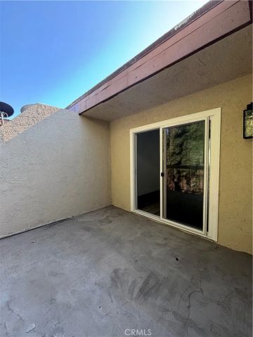 1610 W Civic Center, Santa Ana, CA 92703