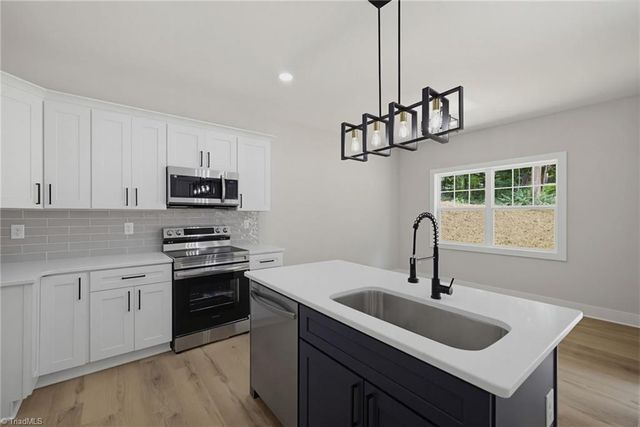 309 Lily Drive, Kernersville, NC 27284