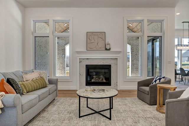 2023 N Silver Charm Avenue, Springfield, MO 65802