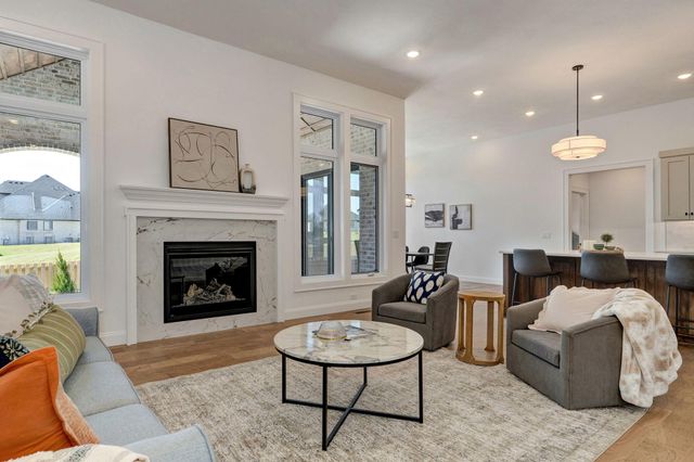 2023 N Silver Charm Avenue, Springfield, MO 65802