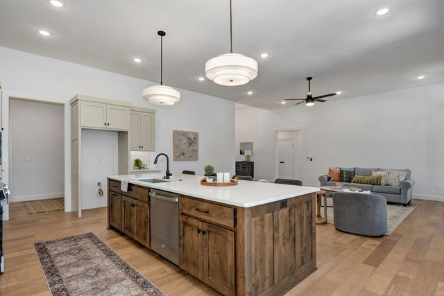 2023 N Silver Charm Avenue, Springfield, MO 65802