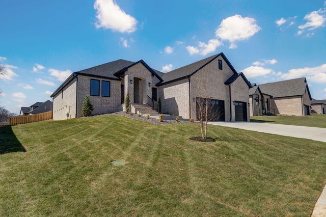 2023 N Silver Charm Avenue, Springfield, MO 65802