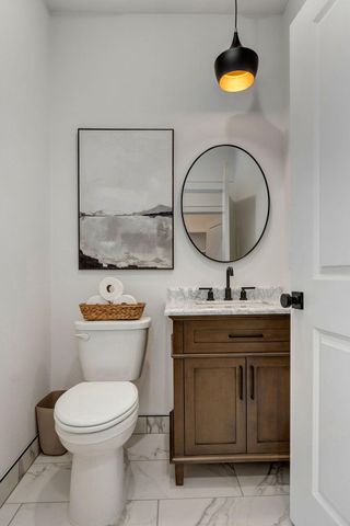 2023 N Silver Charm Avenue, Springfield, MO 65802