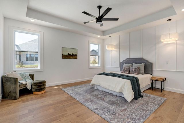 2023 N Silver Charm Avenue, Springfield, MO 65802