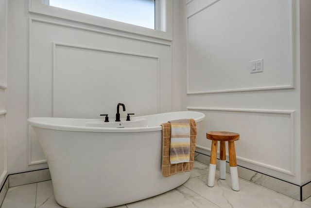 2023 N Silver Charm Avenue, Springfield, MO 65802