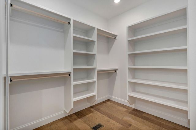 2023 N Silver Charm Avenue, Springfield, MO 65802